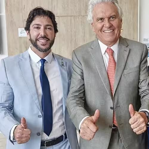 Dr. Ricardo Caiado ao lado de Ronaldo Caiado, candidato a presidente